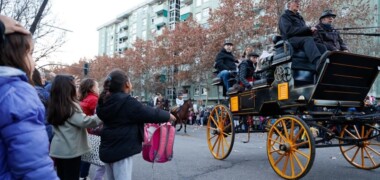 Foto portada: inici de la Passada de Sant Antoni, aquest dimecres. Autor: David Jiménez.